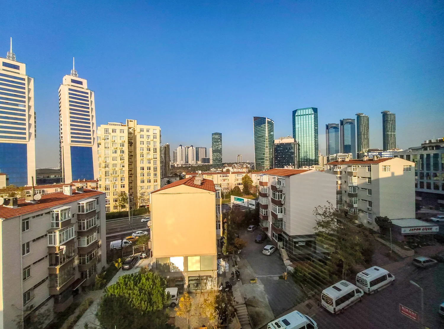 Luven Office iç mekan — Gayrettepe Yıldız Posta Caddesi residence